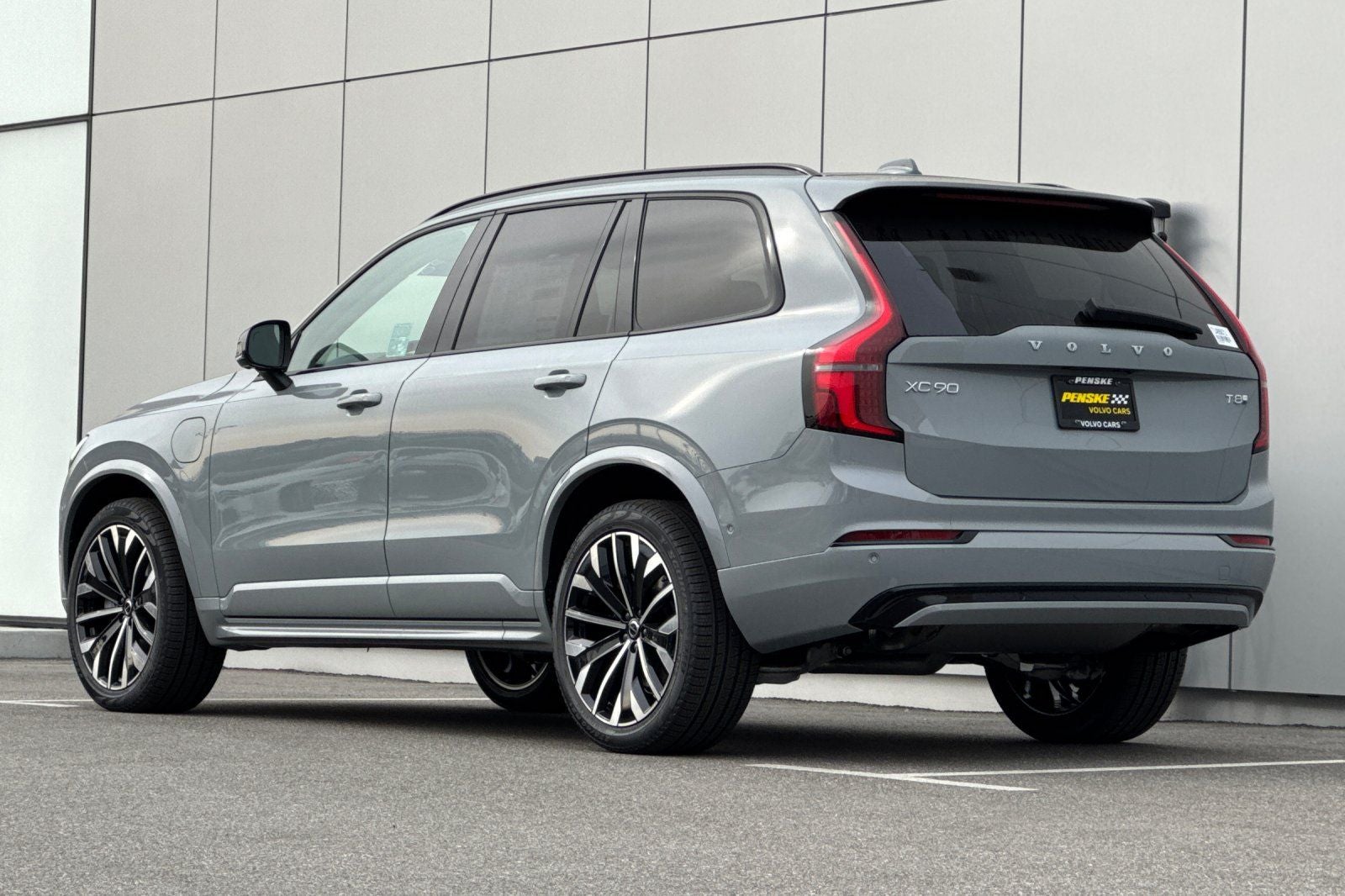 2026 Volvo XC90 Plug-In Hybrid T8 Ultra