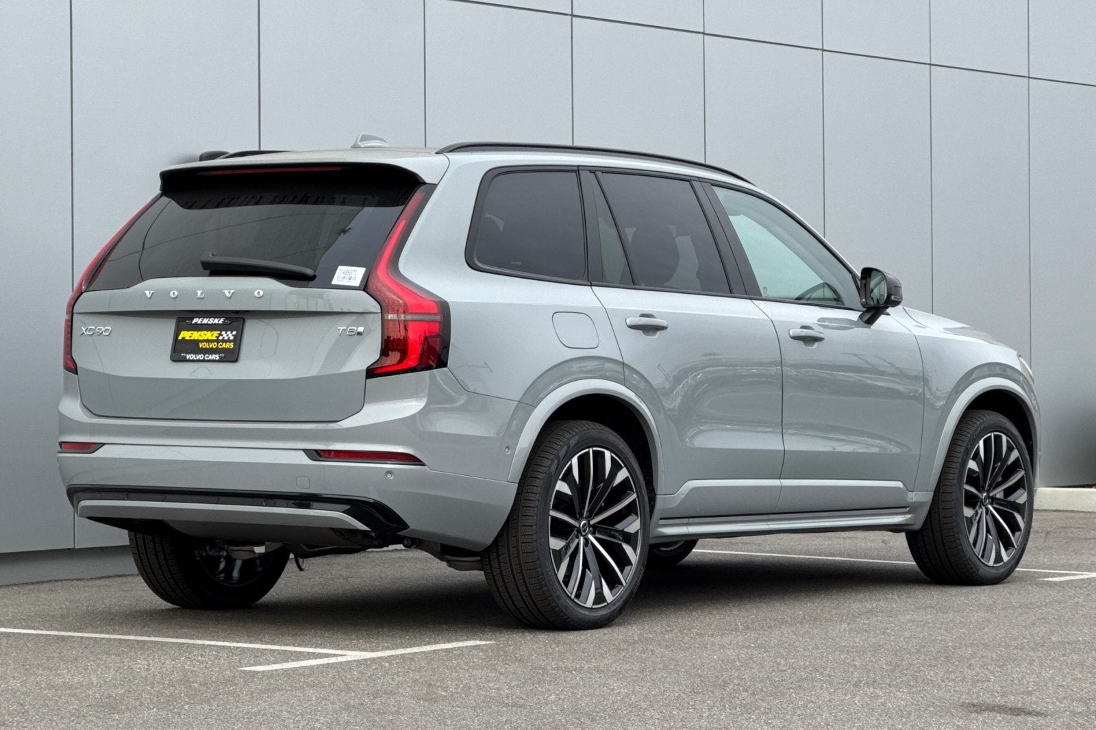 2026 Volvo XC90 Plug-In Hybrid T8 Ultra