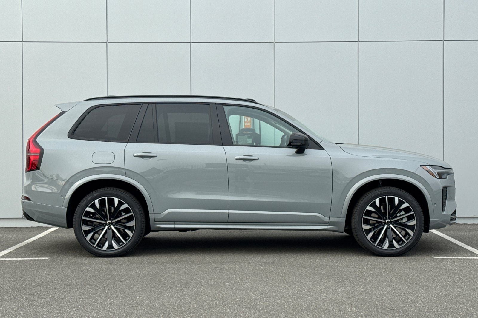 2026 Volvo XC90 Plug-In Hybrid T8 Ultra