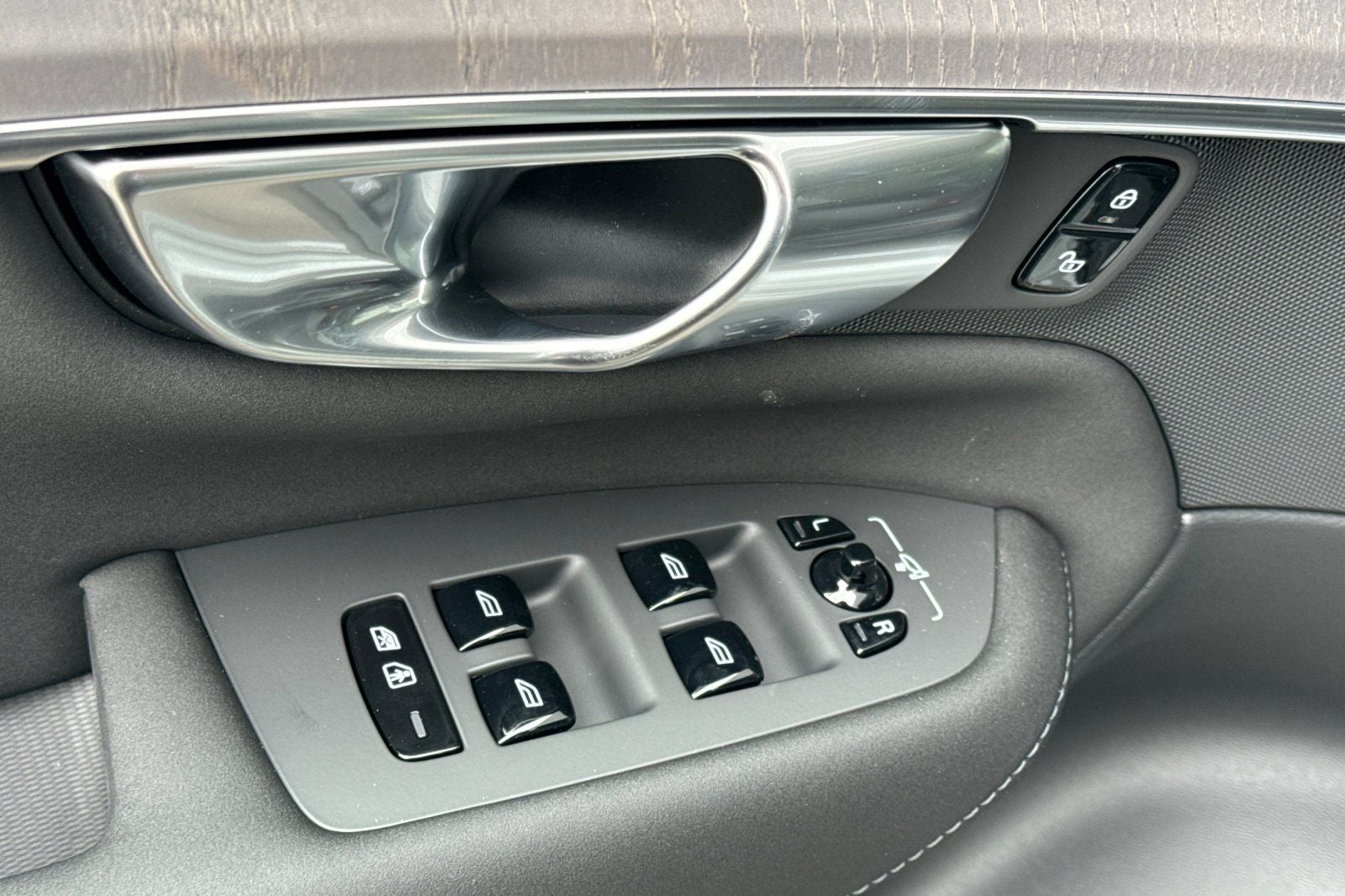 2026 Volvo XC90 Plug-In Hybrid T8 Ultra