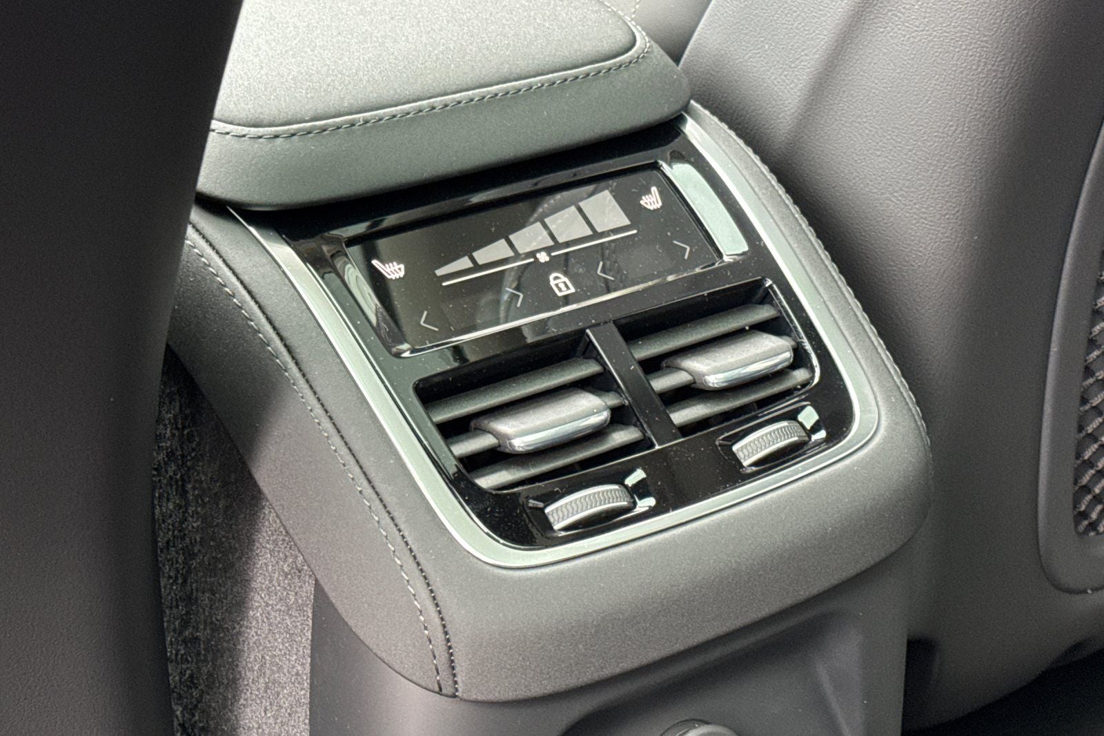 2026 Volvo XC90 Plug-In Hybrid T8 Ultra