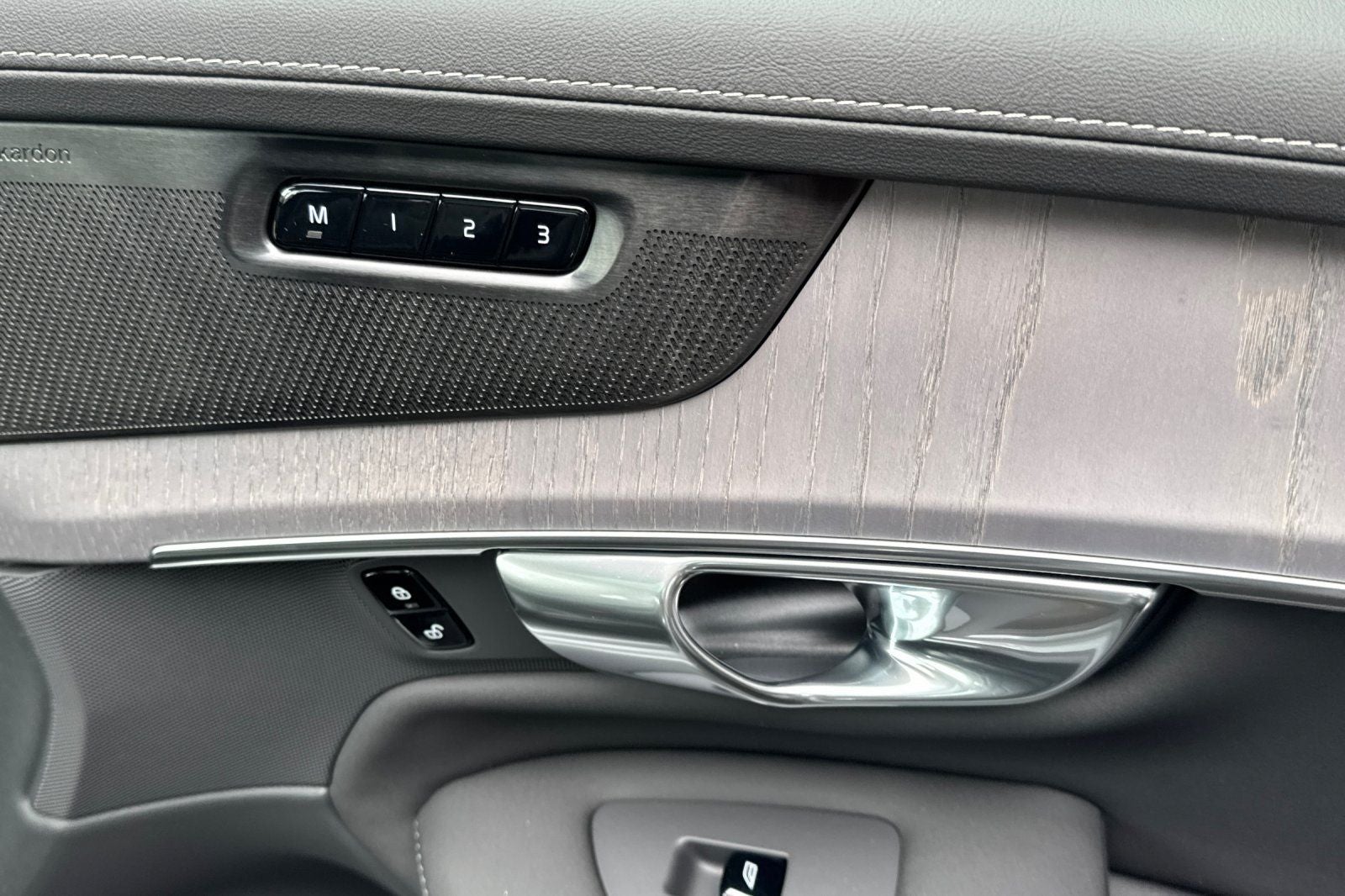 2026 Volvo XC90 Plug-In Hybrid T8 Ultra