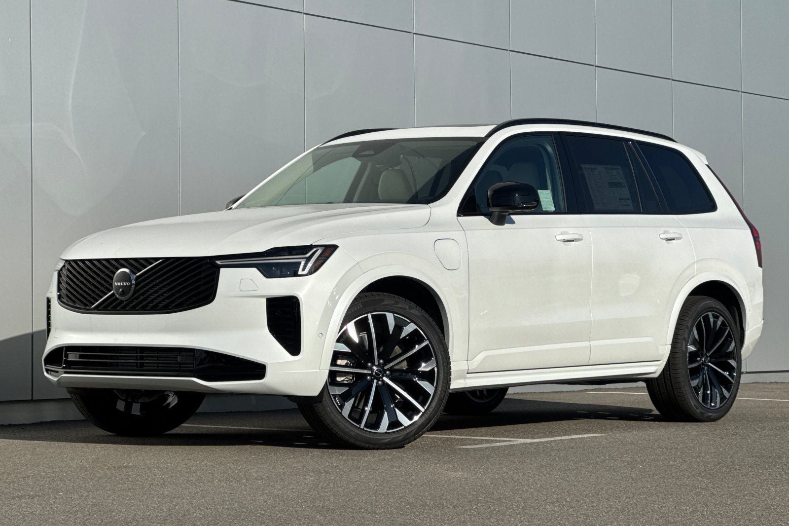 2026 Volvo XC90 Plug-In Hybrid T8 Ultra