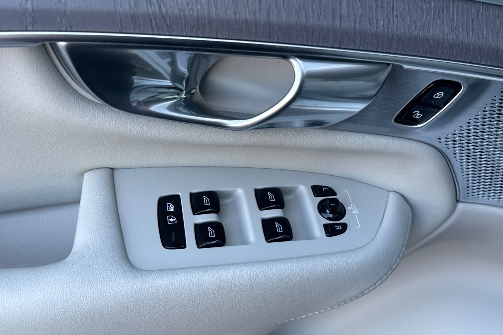 2026 Volvo XC90 Plug-In Hybrid T8 Ultra