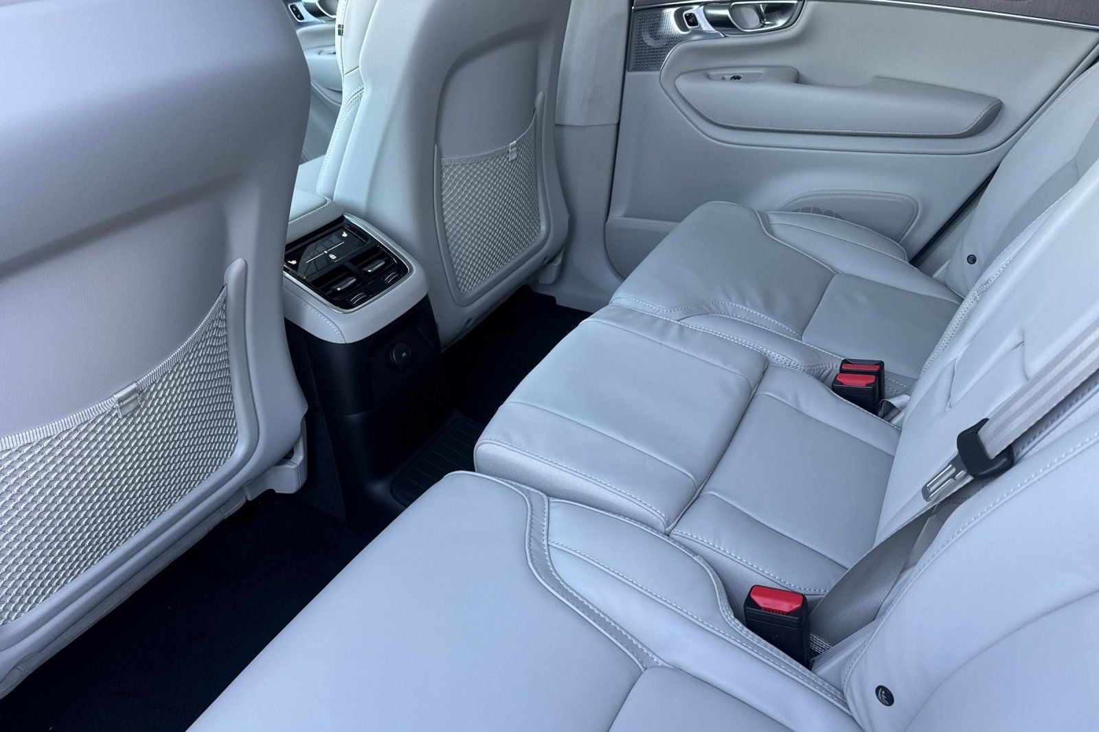 2026 Volvo XC90 Plug-In Hybrid T8 Ultra