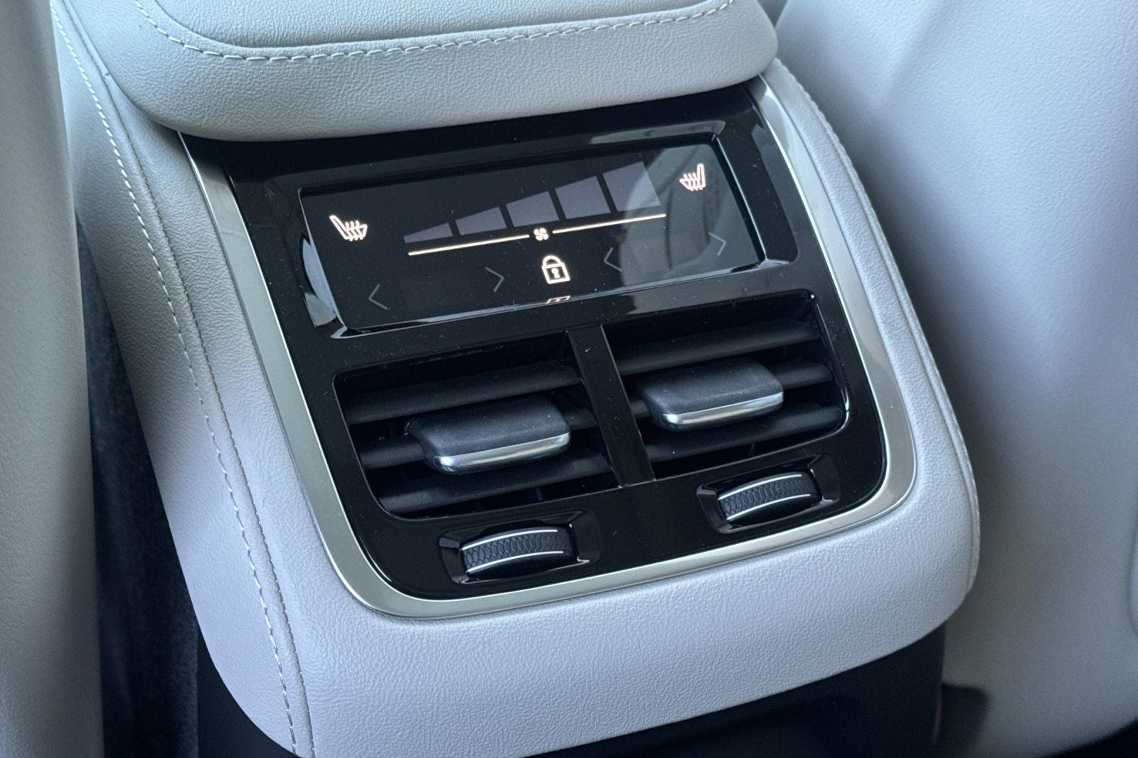 2026 Volvo XC90 Plug-In Hybrid T8 Ultra