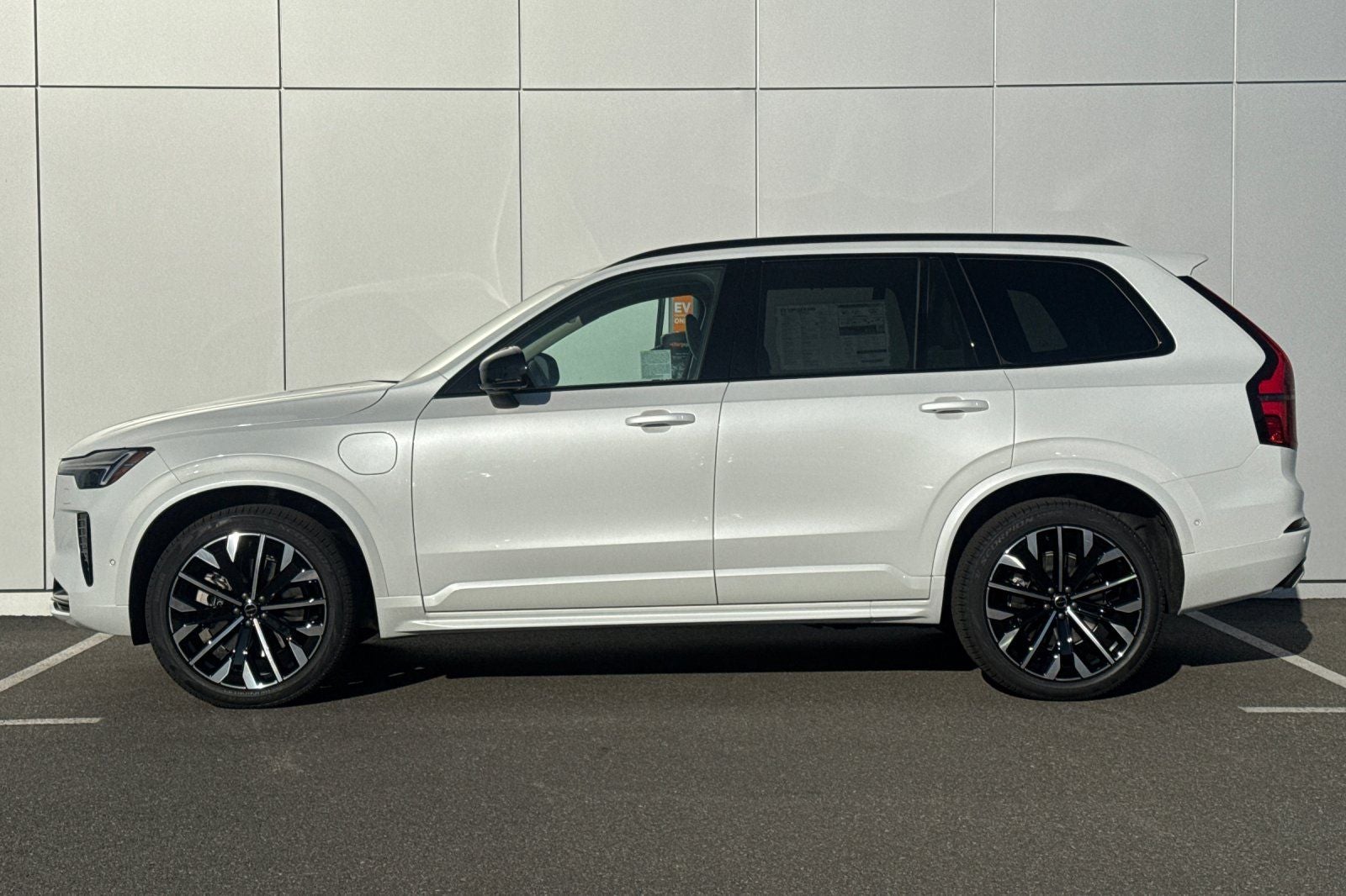2026 Volvo XC90 Plug-In Hybrid T8 Ultra