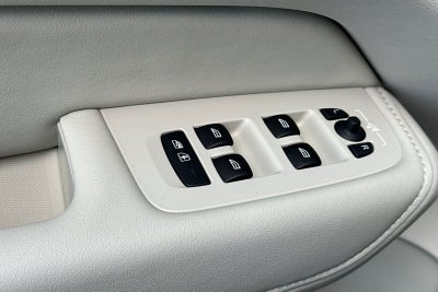 2025 Volvo XC60 Plug-In Hybrid T8 Plus