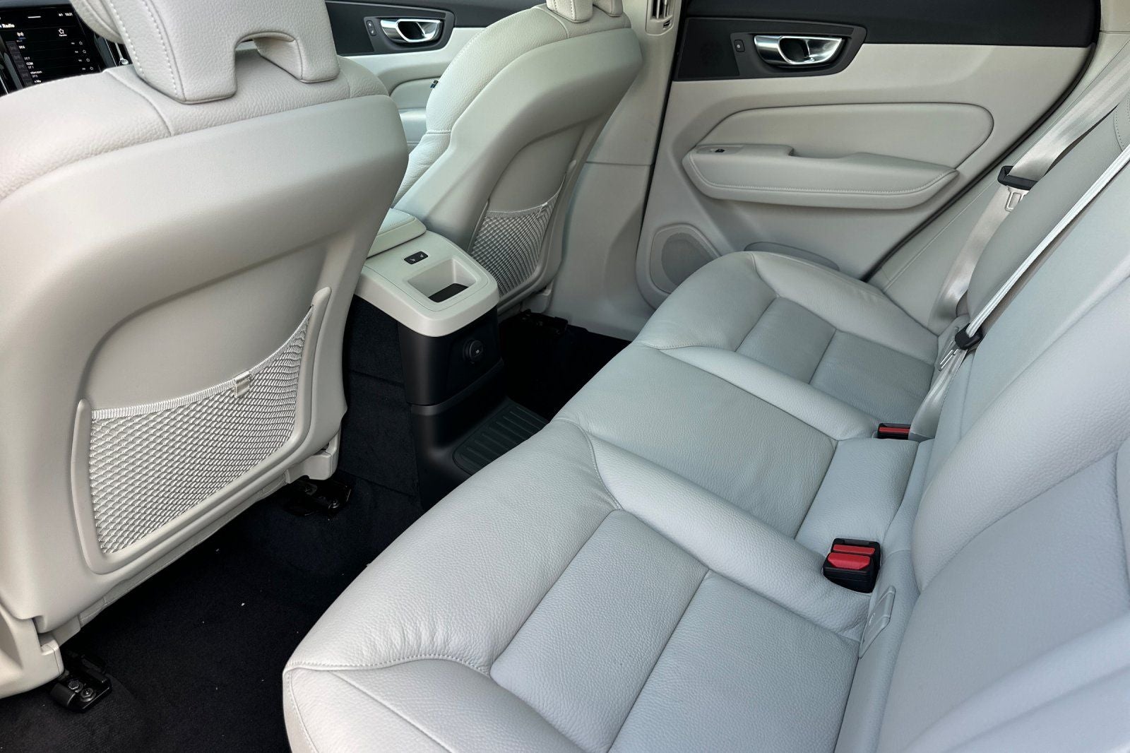 2025 Volvo XC60 Plug-In Hybrid T8 Plus