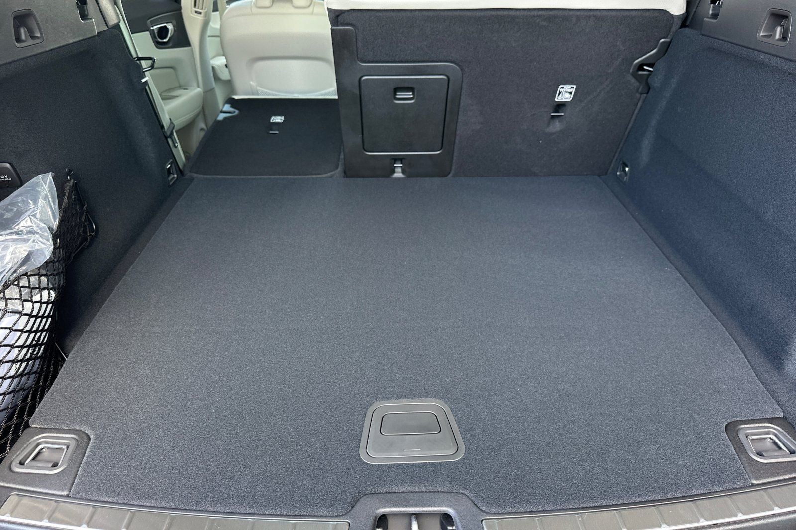 2025 Volvo XC60 Plug-In Hybrid T8 Plus