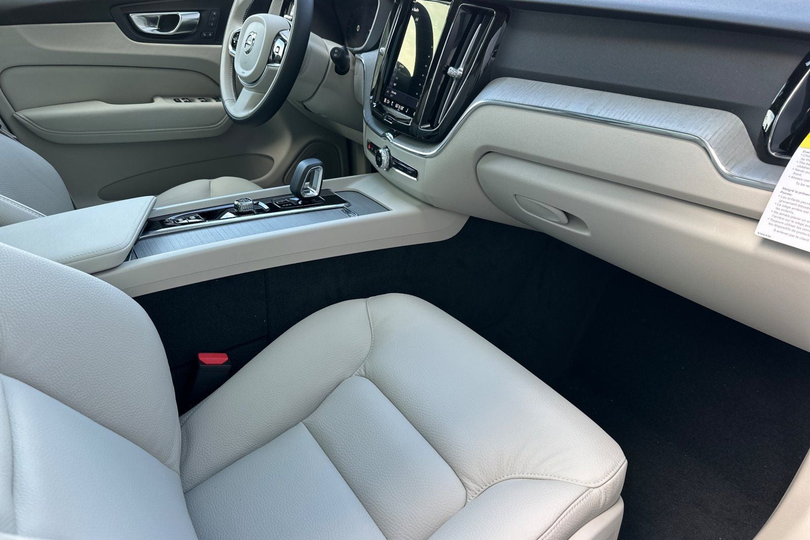 2025 Volvo XC60 Plug-In Hybrid T8 Plus