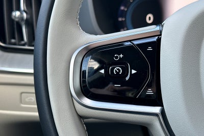 2025 Volvo XC60 Plug-In Hybrid T8 Plus