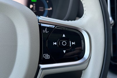 2025 Volvo XC60 Plug-In Hybrid T8 Plus