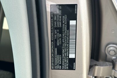 2025 Volvo XC60 Plug-In Hybrid T8 Plus