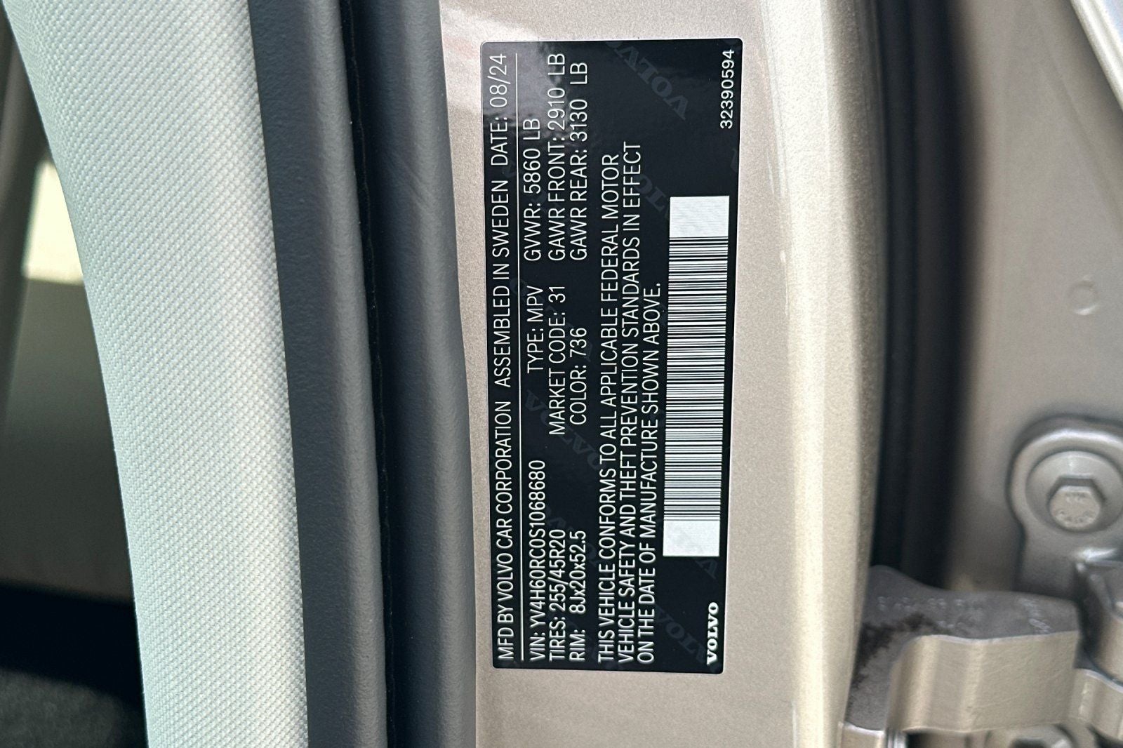 2025 Volvo XC60 Plug-In Hybrid T8 Plus