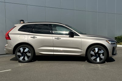 2025 Volvo XC60 Plug-In Hybrid T8 Plus