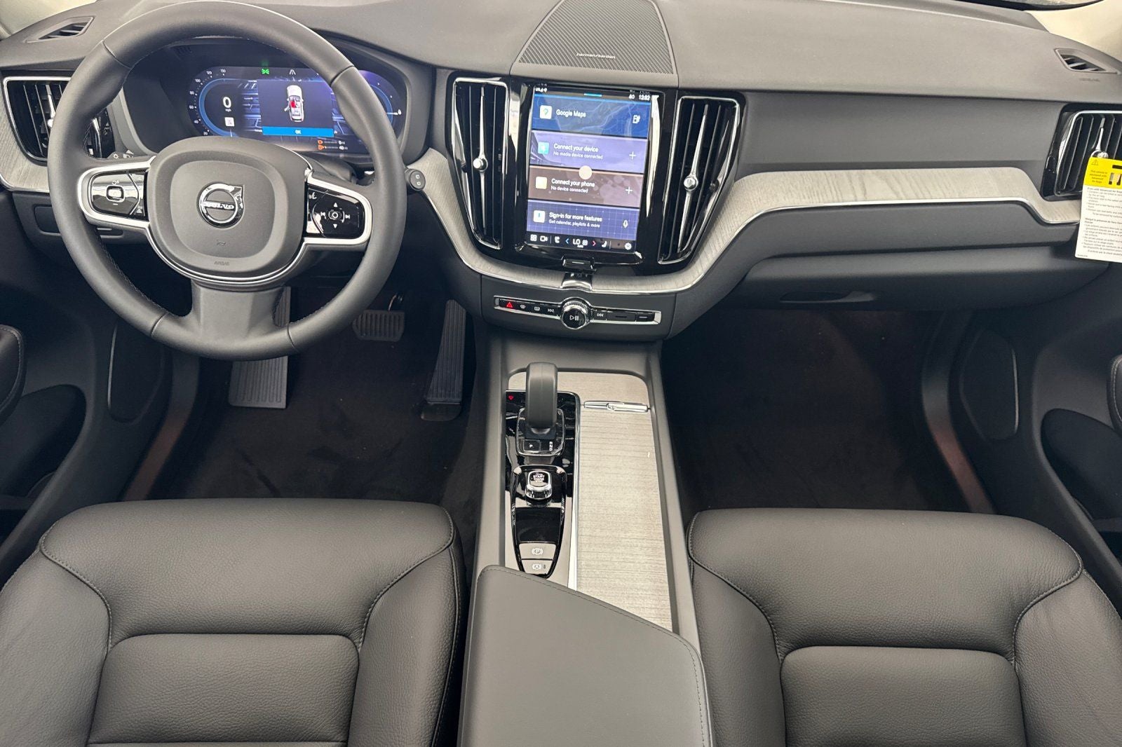 2025 Volvo XC60 Plug-In Hybrid T8 Plus