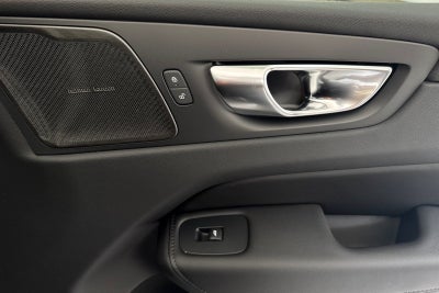 2025 Volvo XC60 Plug-In Hybrid T8 Plus