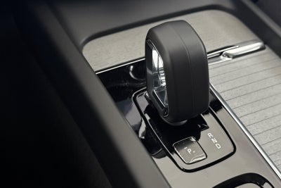 2025 Volvo XC60 Plug-In Hybrid T8 Plus