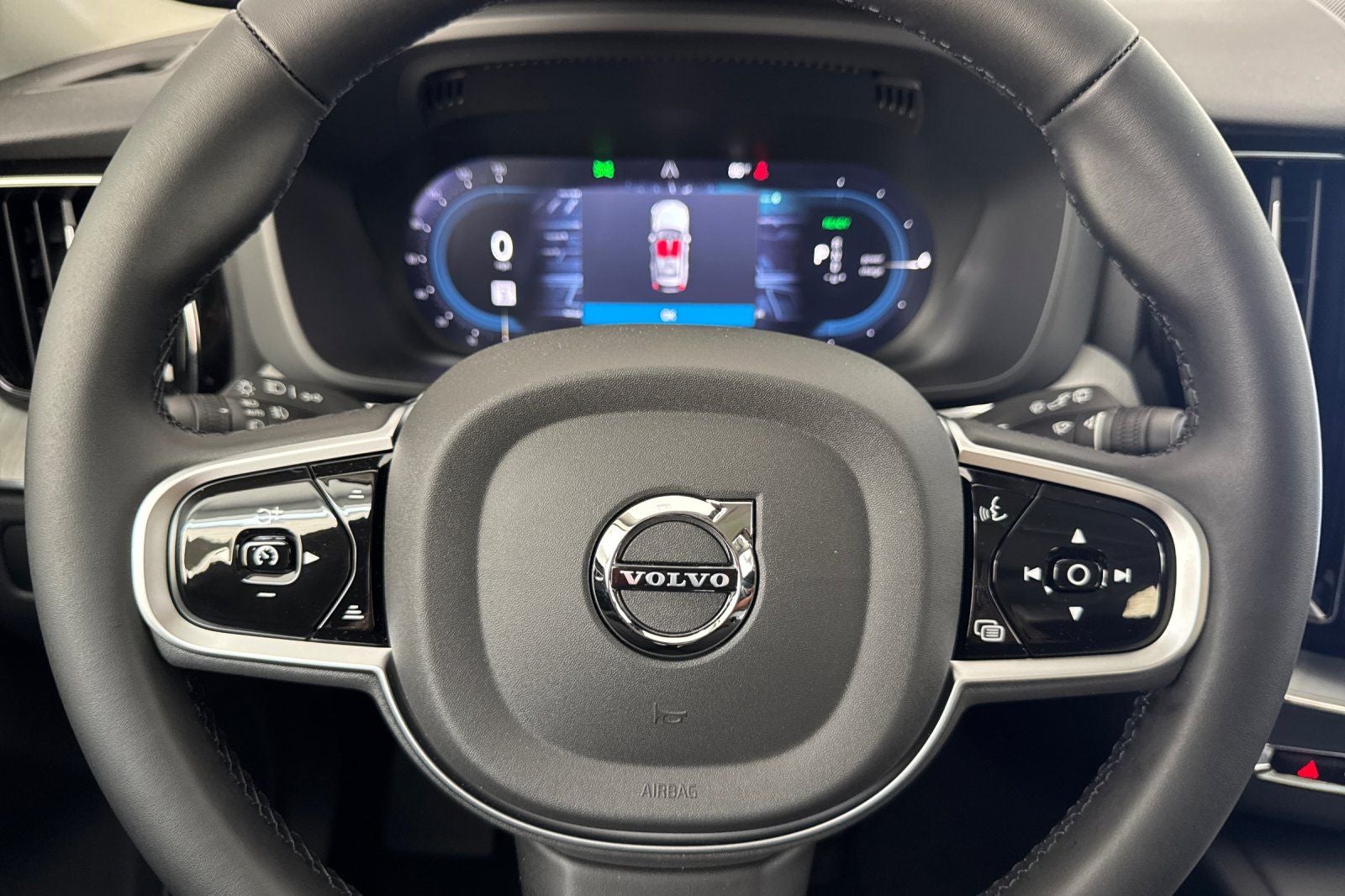 2025 Volvo XC60 Plug-In Hybrid T8 Plus