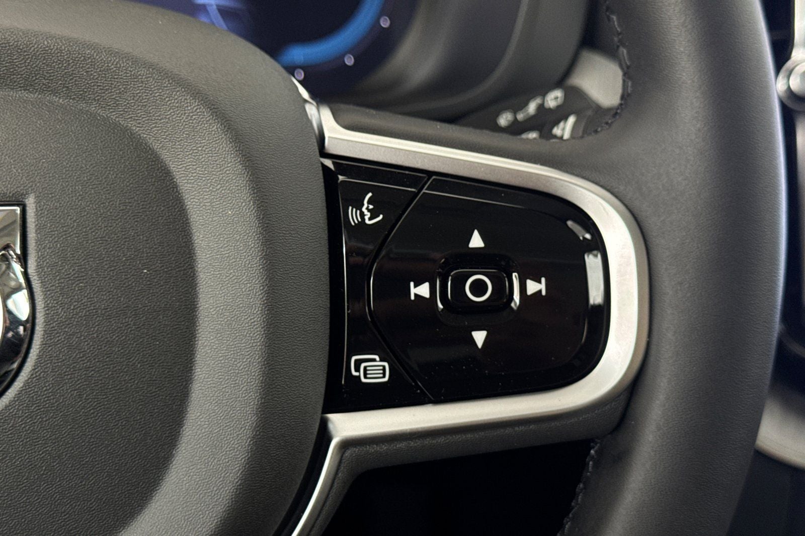 2025 Volvo XC60 Plug-In Hybrid T8 Plus