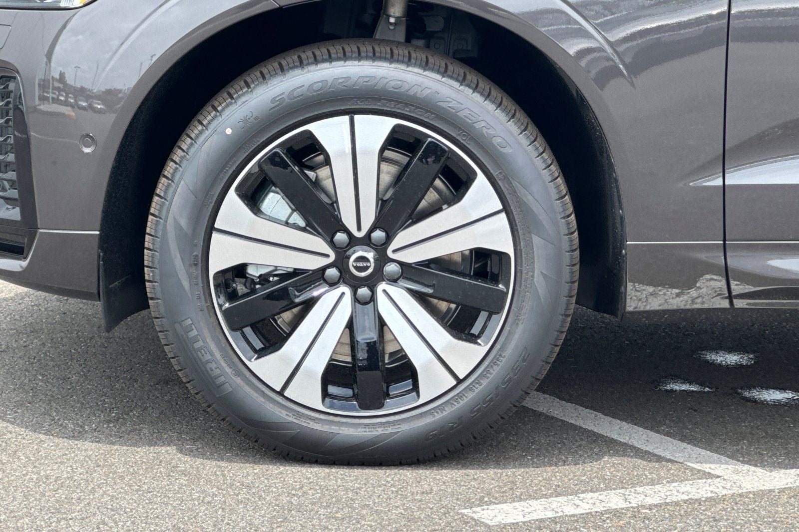 2025 Volvo XC60 Plug-In Hybrid T8 Plus