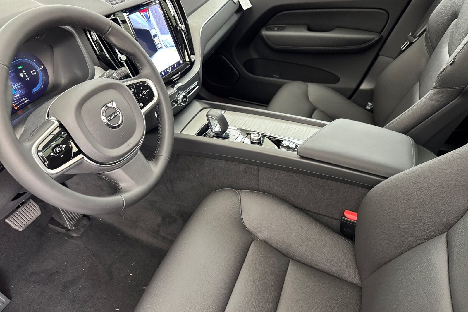 2025 Volvo XC60 Plug-In Hybrid T8 Plus