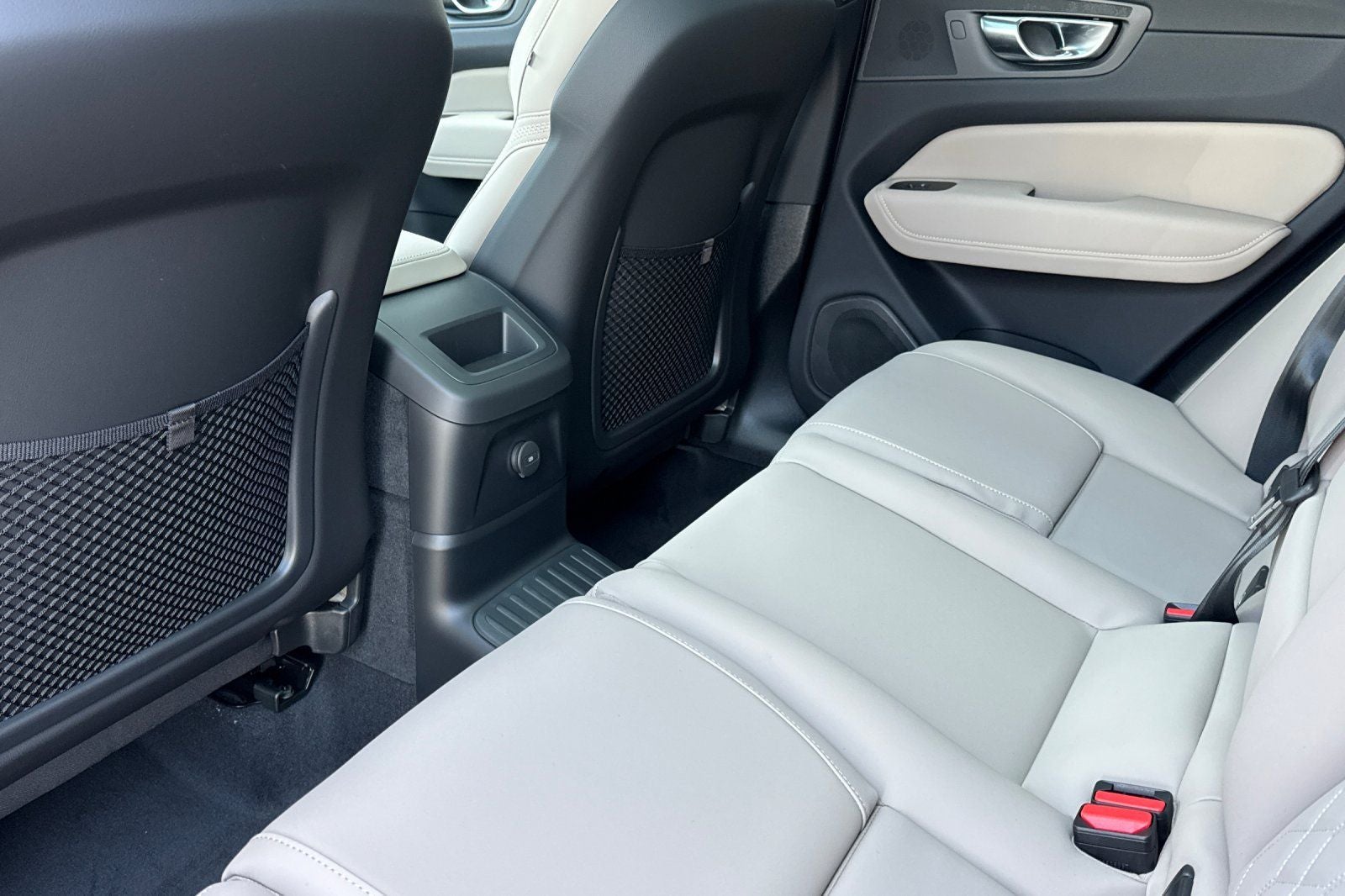 2026 Volvo XC60 Plug-In Hybrid T8 Plus
