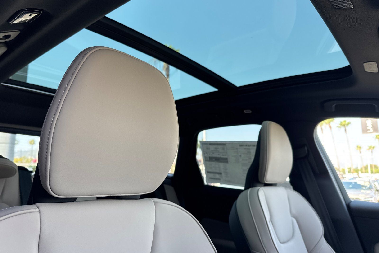 2026 Volvo XC60 Plug-In Hybrid T8 Plus