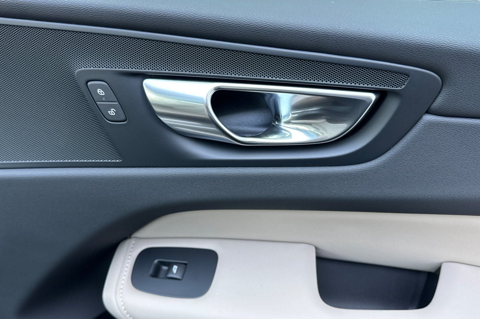 2026 Volvo XC60 Plug-In Hybrid T8 Plus