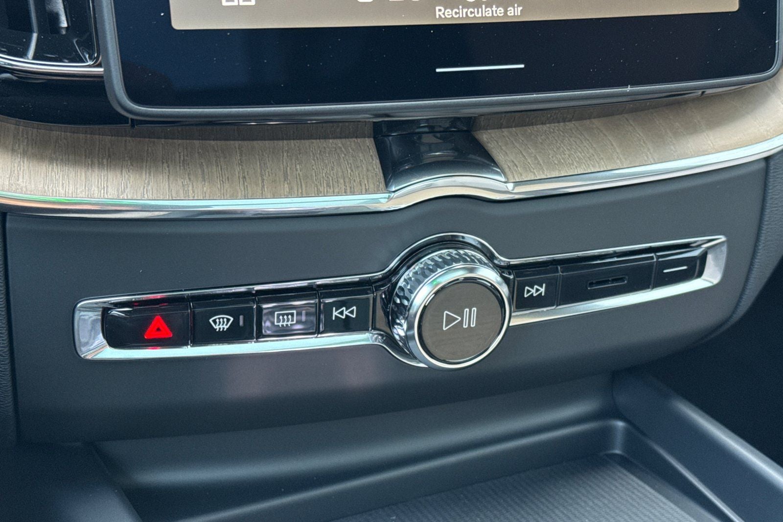 2026 Volvo XC60 Plug-In Hybrid T8 Plus