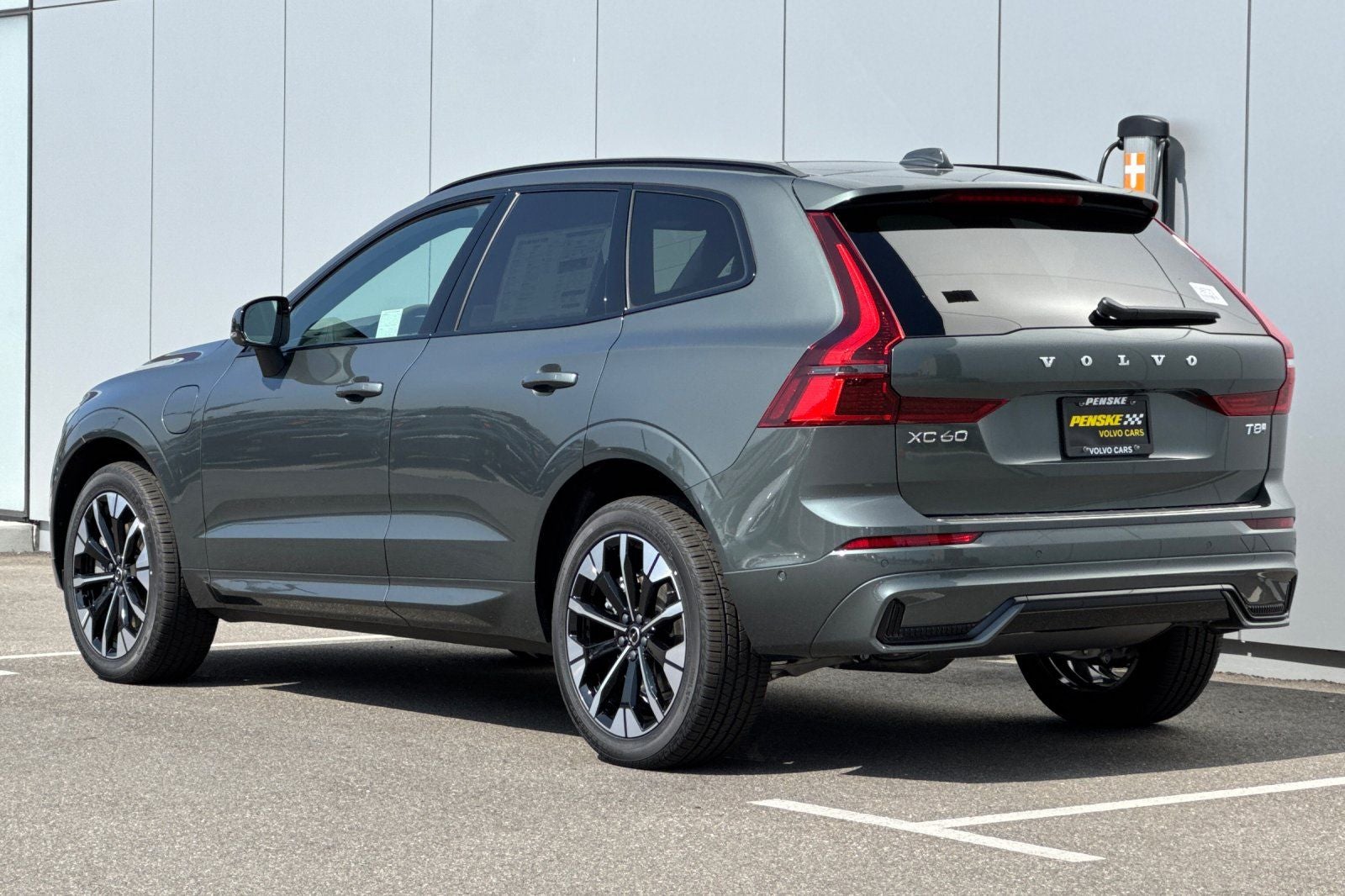 2026 Volvo XC60 Plug-In Hybrid T8 Plus