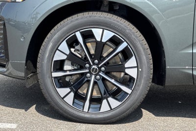2026 Volvo XC60 Plug-In Hybrid T8 Plus