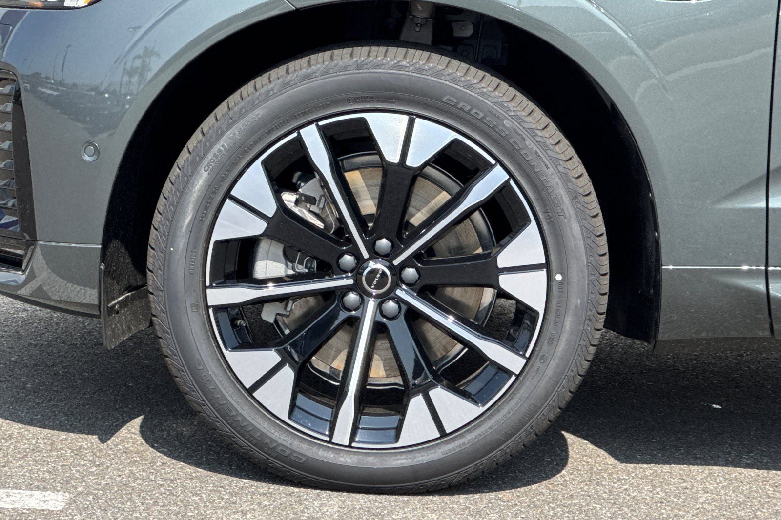 2026 Volvo XC60 Plug-In Hybrid T8 Plus