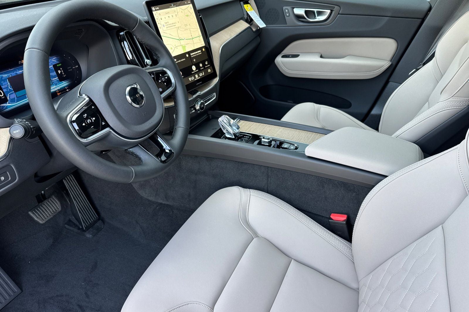 2026 Volvo XC60 Plug-In Hybrid T8 Plus