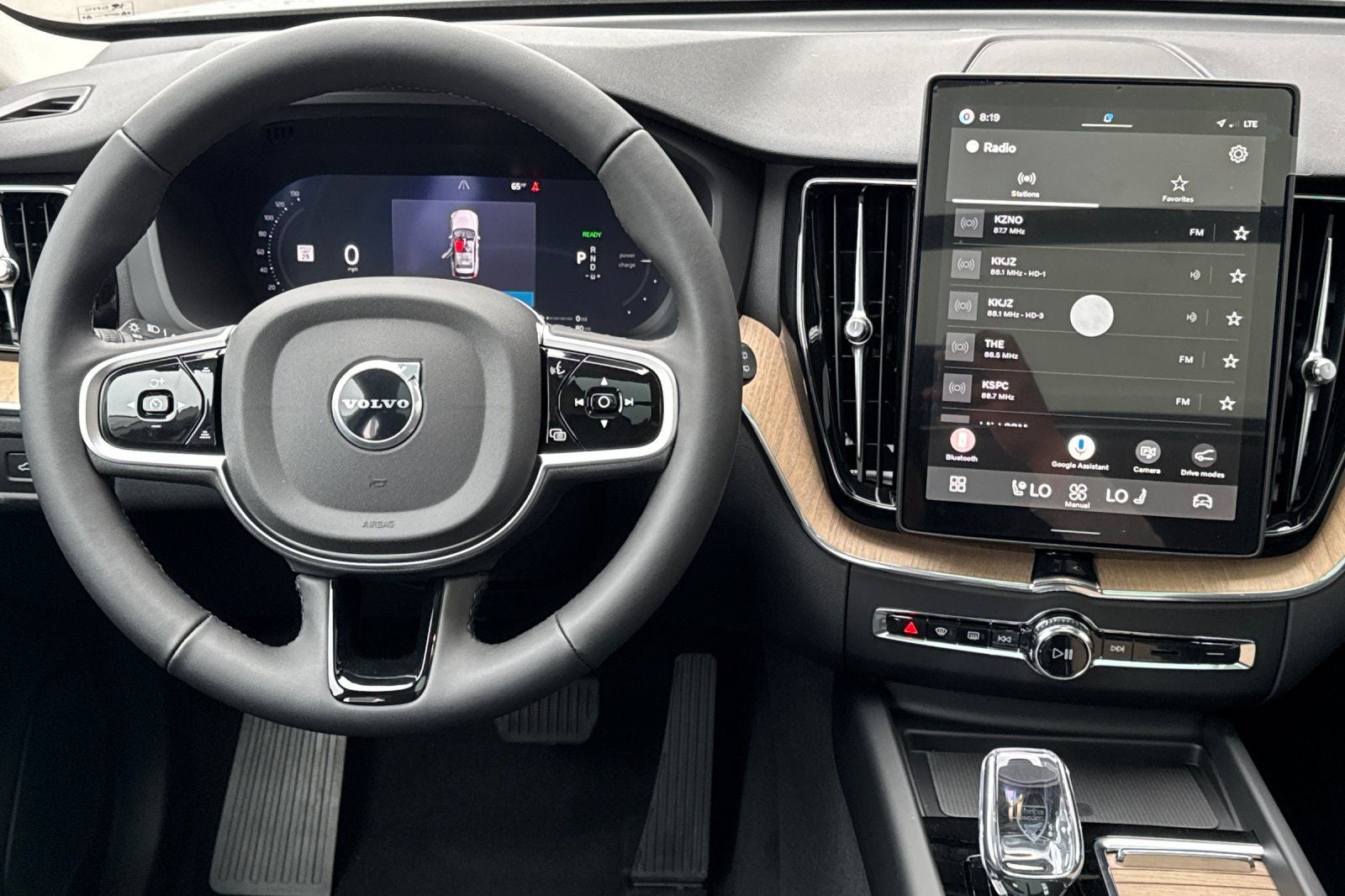 2026 Volvo XC60 Plug-In Hybrid T8 Plus