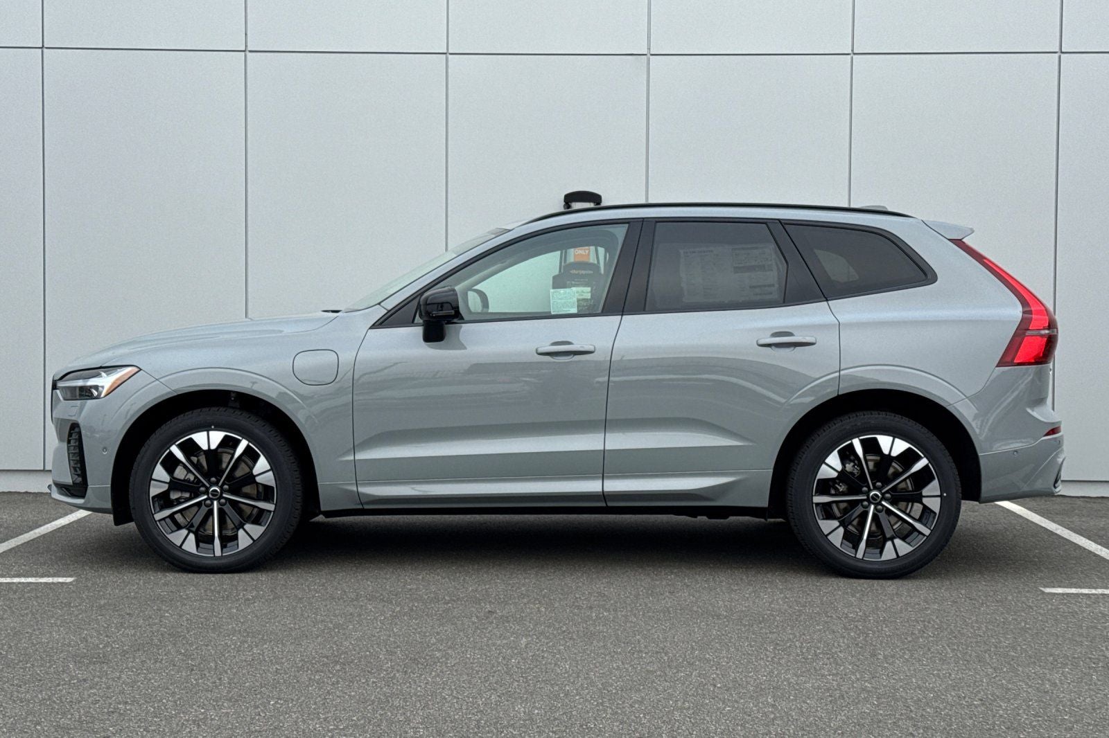 2026 Volvo XC60 Plug-In Hybrid T8 Plus