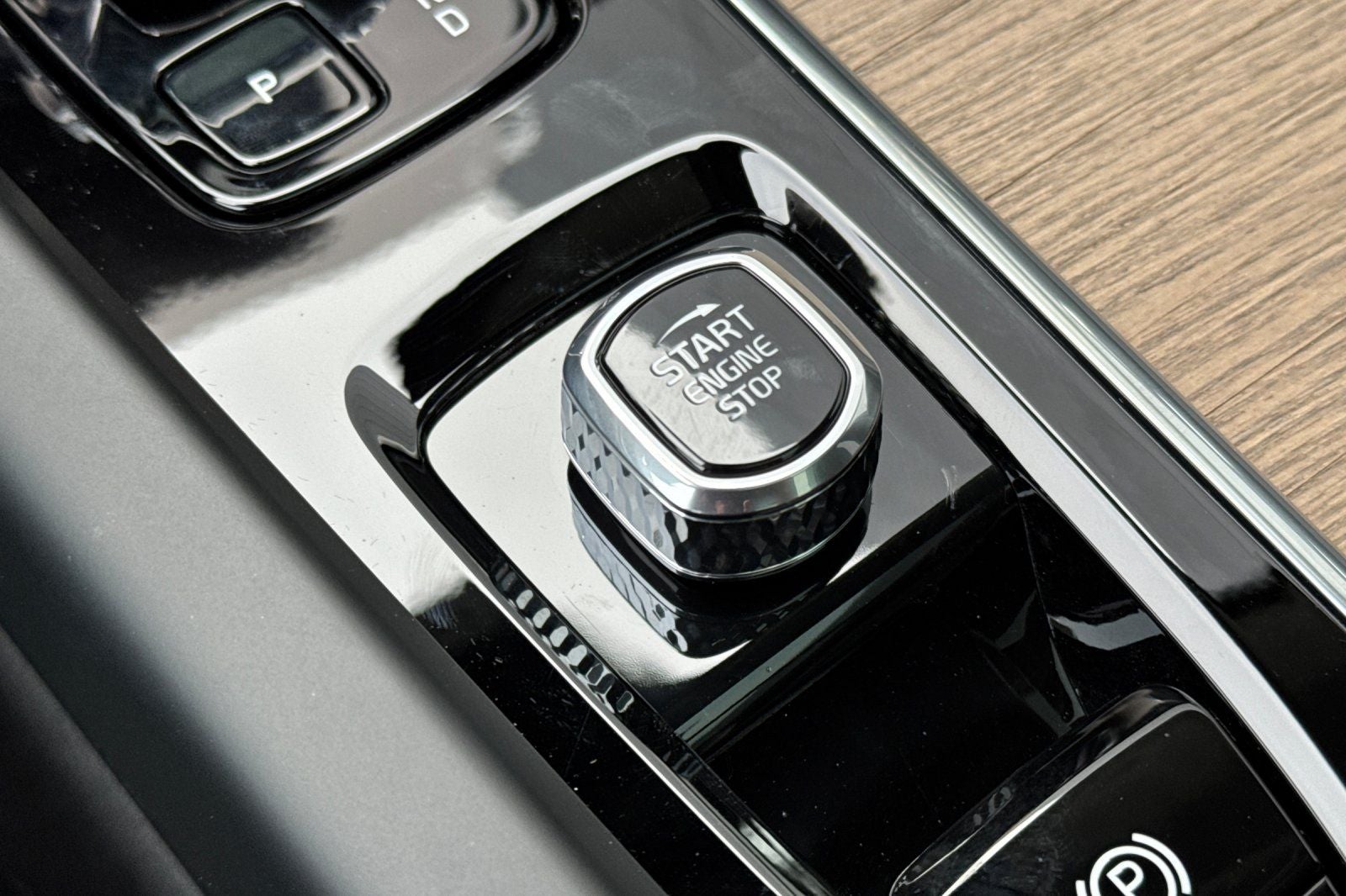 2026 Volvo XC60 Plug-In Hybrid T8 Plus