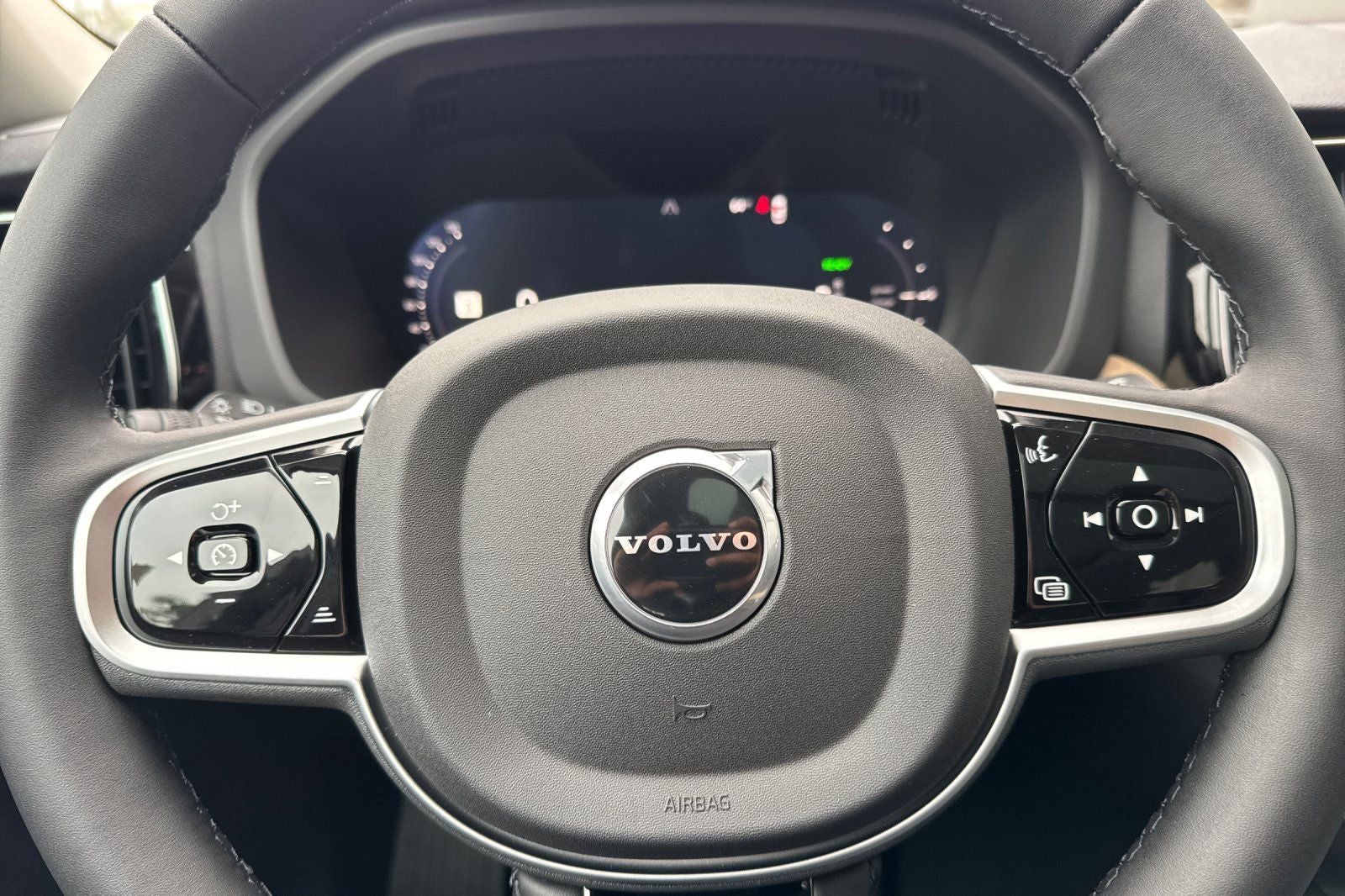 2026 Volvo XC60 Plug-In Hybrid T8 Plus