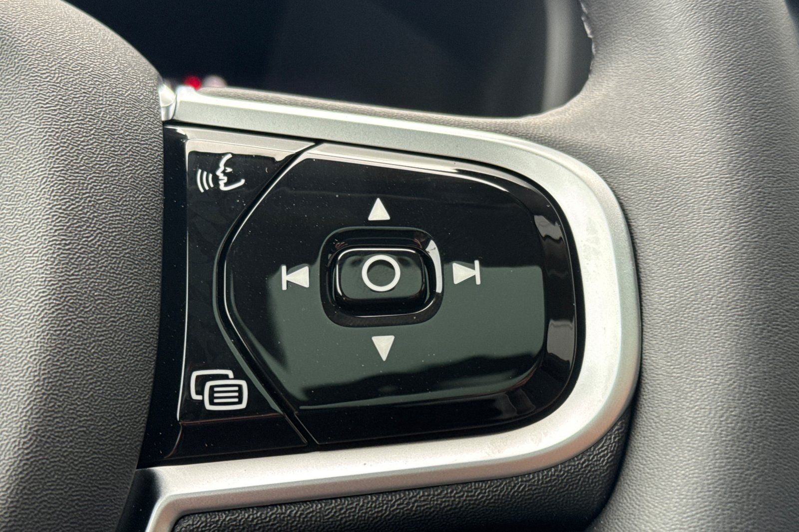 2026 Volvo XC60 Plug-In Hybrid T8 Plus