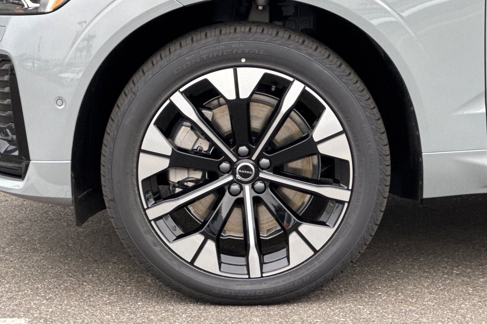 2026 Volvo XC60 Plug-In Hybrid T8 Plus
