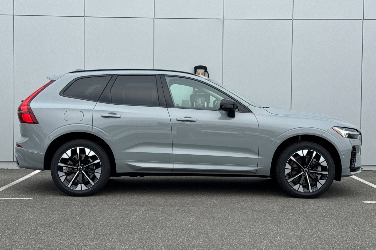 2026 Volvo XC60 Plug-In Hybrid T8 Plus