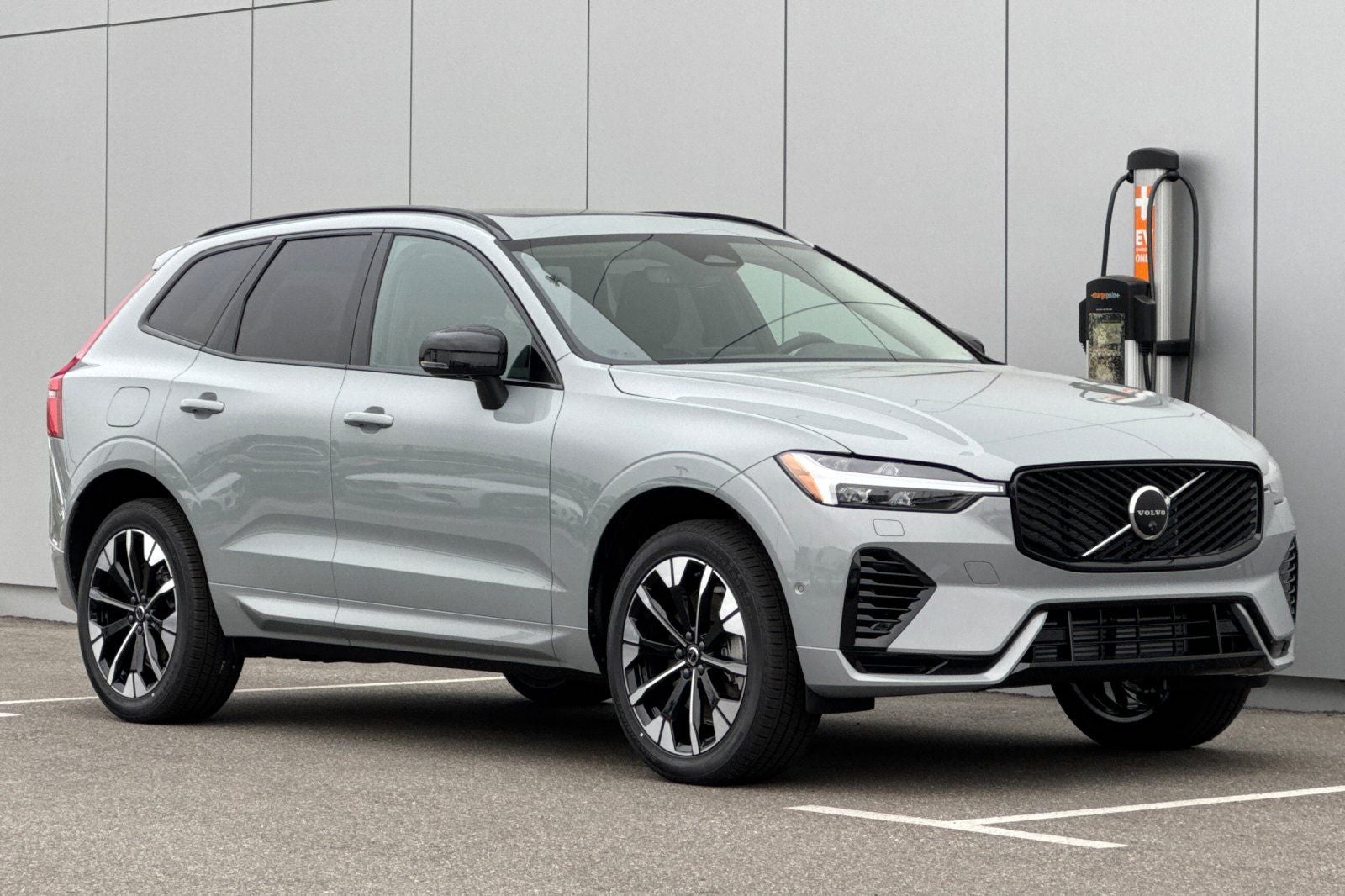 2026 Volvo XC60 Plug-In Hybrid T8 Plus