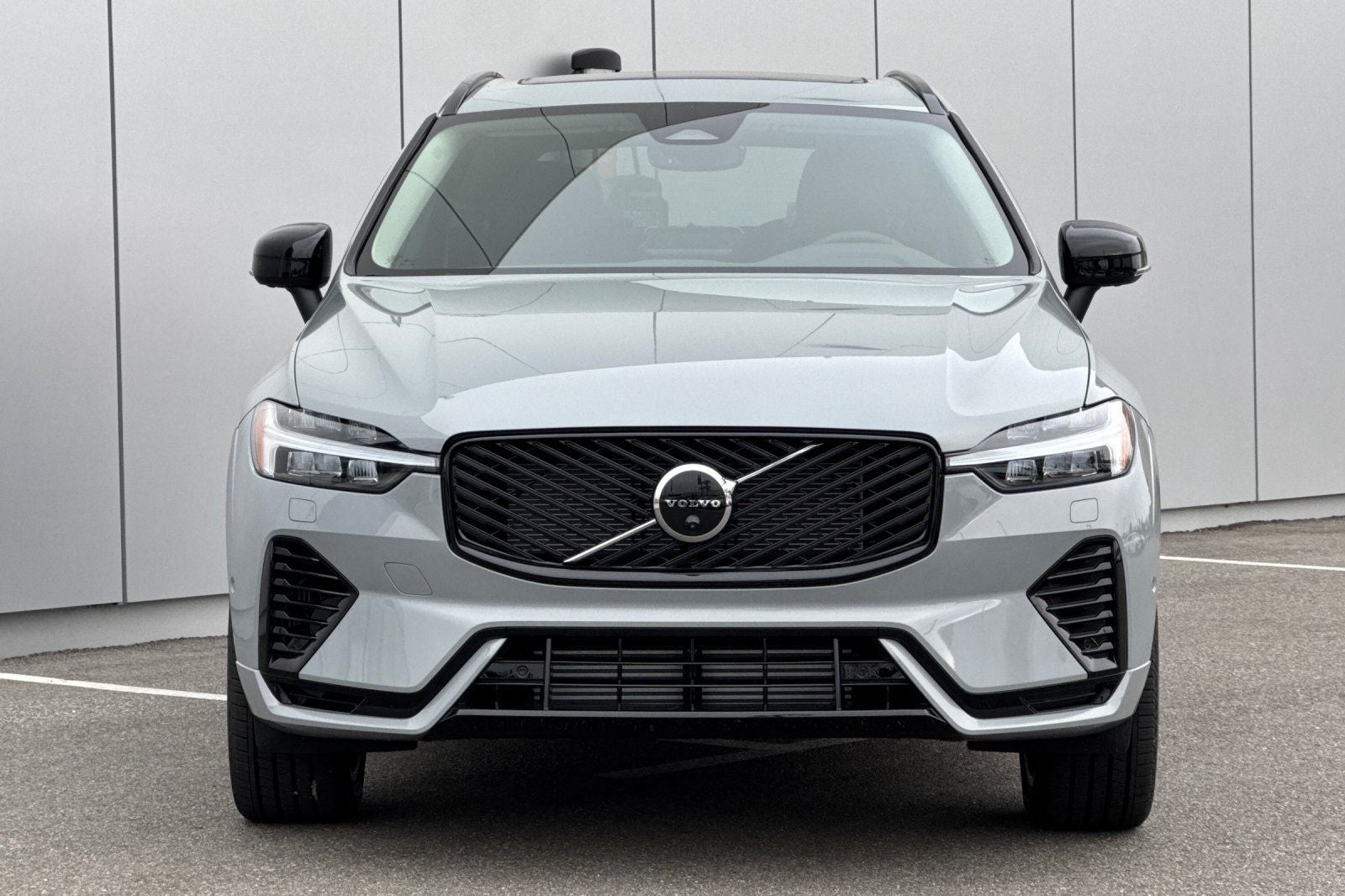 2026 Volvo XC60 Plug-In Hybrid T8 Plus