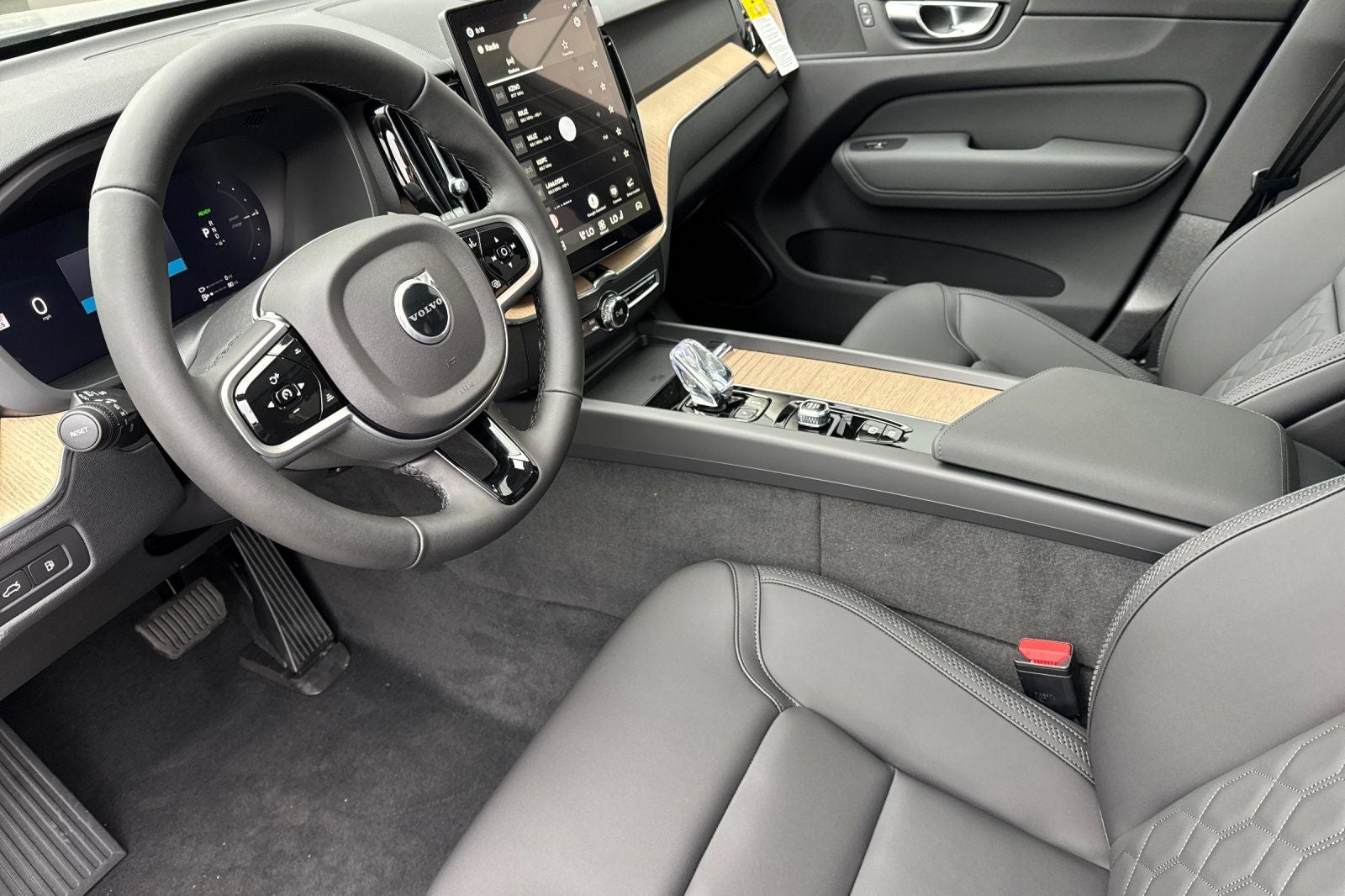 2026 Volvo XC60 Plug-In Hybrid T8 Plus