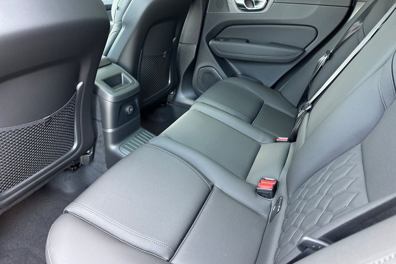 2026 Volvo XC60 Plug-In Hybrid T8 Plus