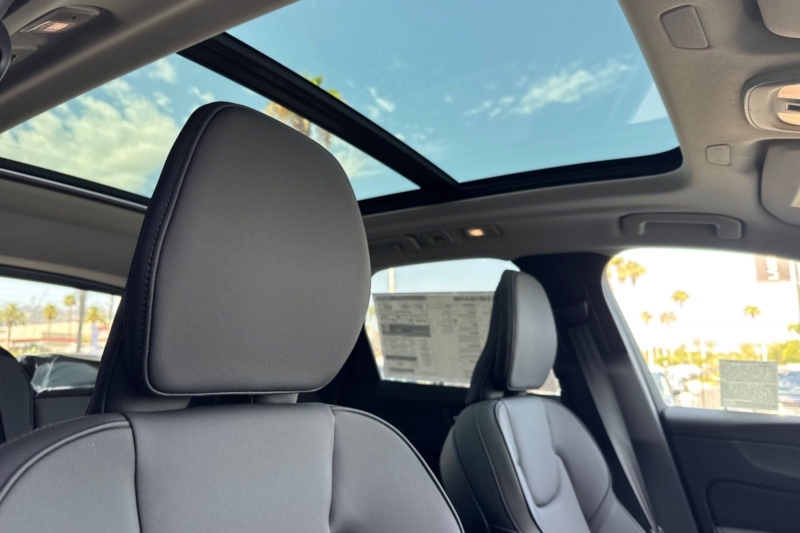 2026 Volvo XC60 Plug-In Hybrid T8 Plus