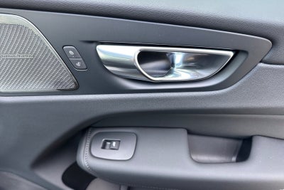 2026 Volvo XC60 Plug-In Hybrid T8 Plus