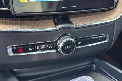 2026 Volvo XC60 Plug-In Hybrid T8 Plus