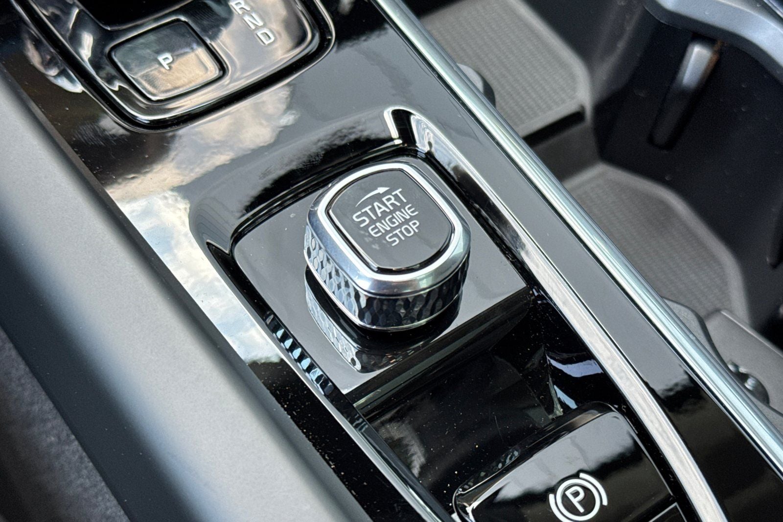 2026 Volvo XC60 Plug-In Hybrid T8 Plus